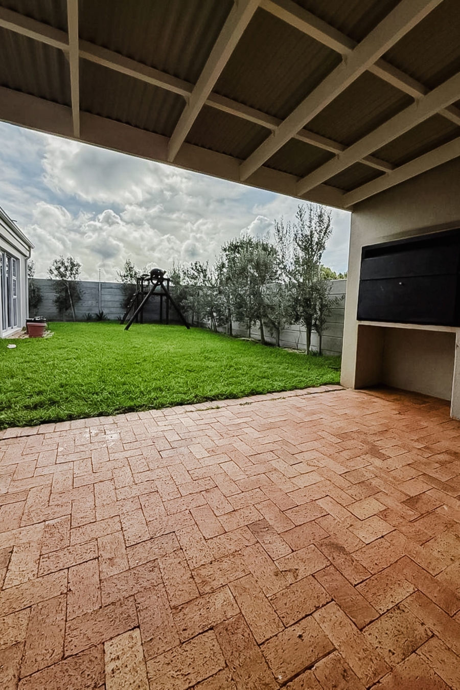 4 Bedroom Property for Sale in Sunningdale Western Cape